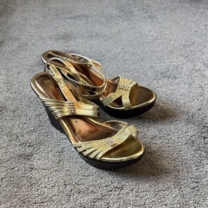 Sandra Gold Wedge Heels SIZE 39